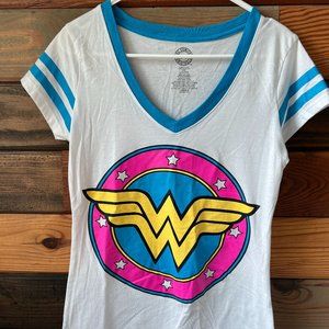 DC Comics NWOT Wonder Woman Tee Size L 11/13
